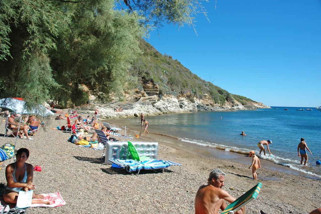 Baia Fiorita Appartement Porto Azzurro Kamer foto
