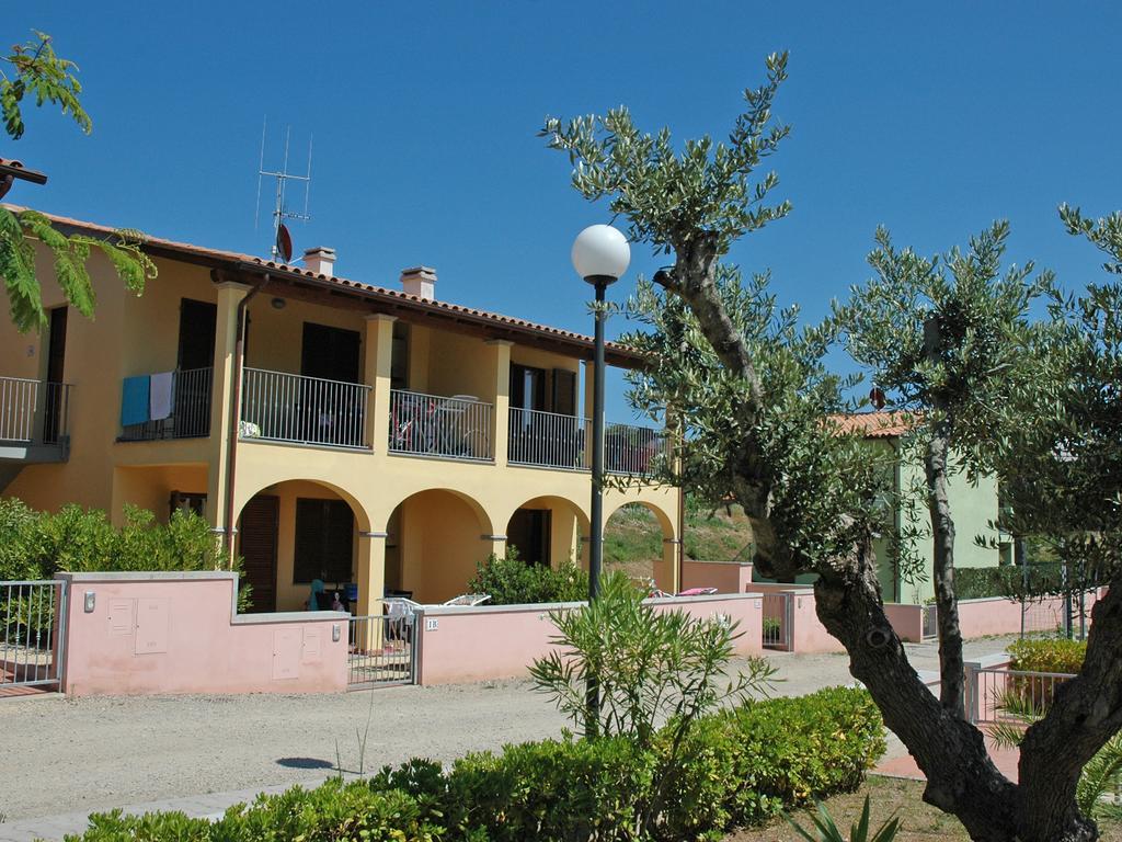 Baia Fiorita Appartement Porto Azzurro Buitenkant foto